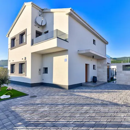Pool Villa One /W Sauna And Jacuzzi * Novi Vinodolski